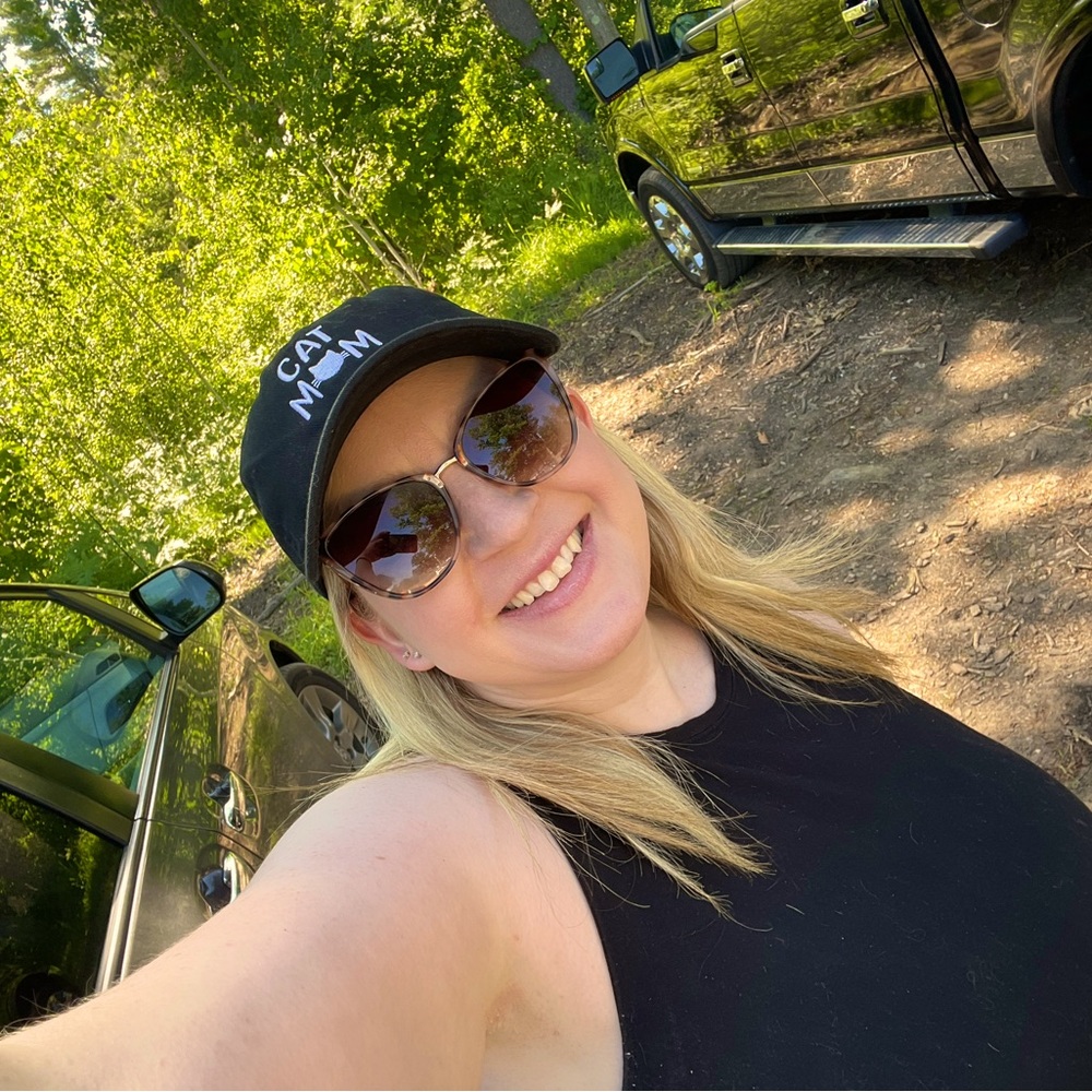 Meet your Posher, Melissa